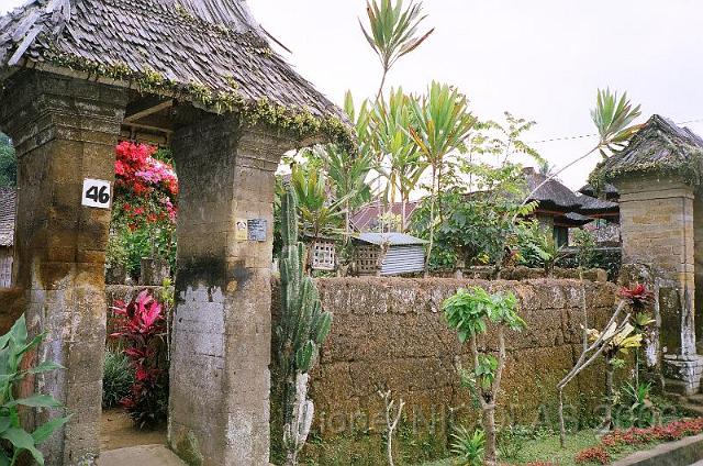 80450009.JPG - Le village Balinais