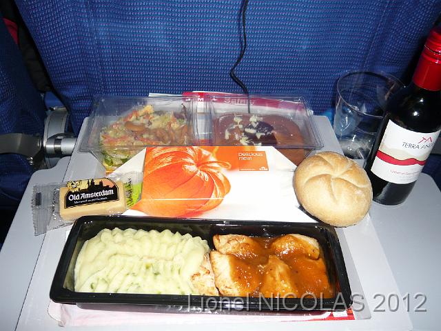 P1040889.JPG - Vol Amsterdam - Kuala Lumpur: Notre plateau repas
