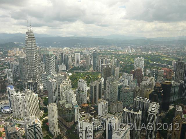 P1040950.JPG - Kuala Lumpur: Les Petronas Towers vues de la KL Menara Tower