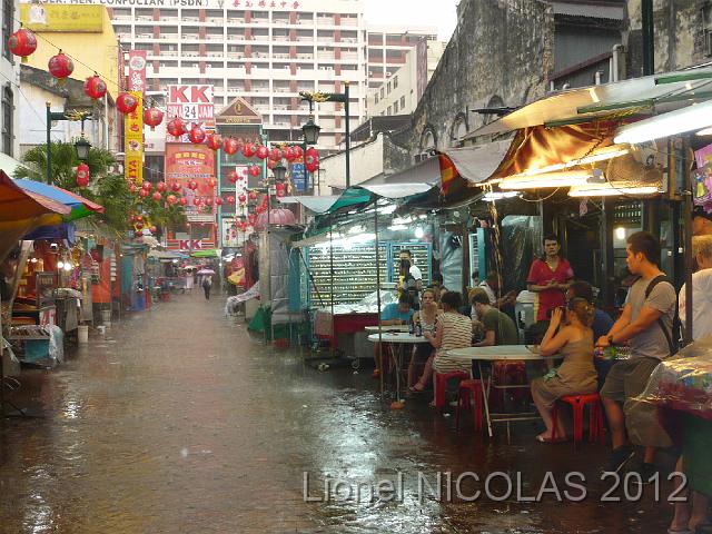 P1040994.JPG - Kuala Lumpur: Chinatown sous la pluie