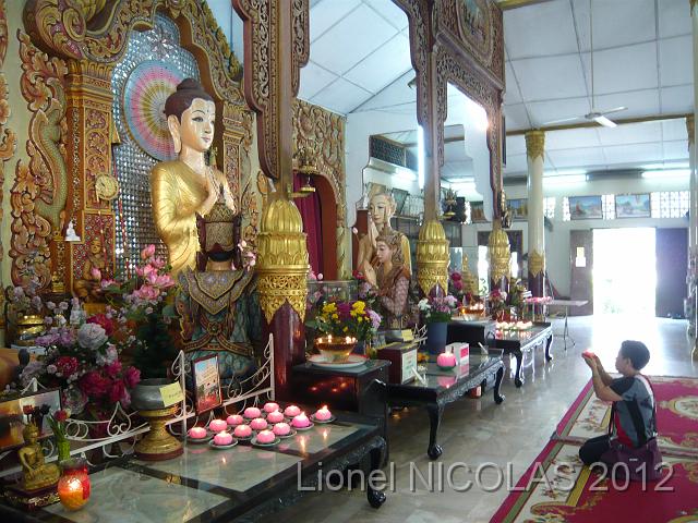P1050189.JPG - Penang: Le temple Birman