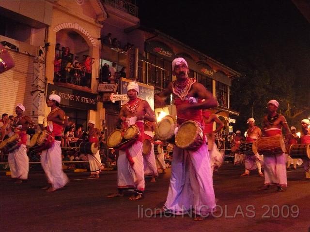 P1010136.JPG - KANDY: La Perahera