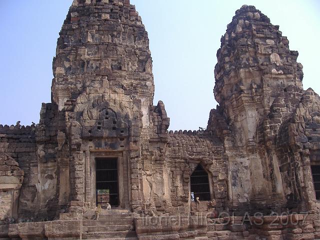 DSCF1404.JPG - LOPBURI: Le temple de « Prang Am Yot »