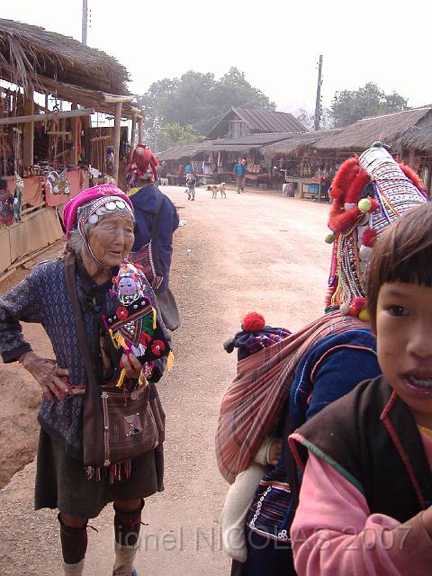 DSCF1448.JPG - MAE CHANG: La tribu Akkha
