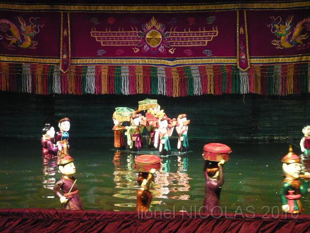 P1020460.JPG - Hanoi: Le théatre des marionnettes sur l'eau
