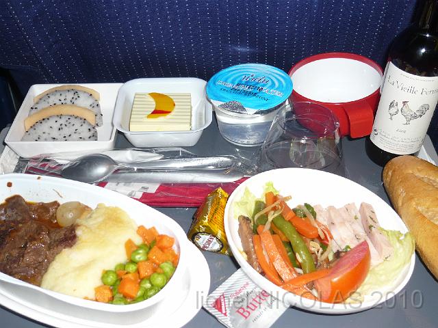 P1030326.JPG - Vol de retour: notre plateau repas